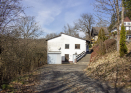 Haus mit Einliegerwohnung, D-59969 Hallenberg, Kaufpreis: 170.000,00 €